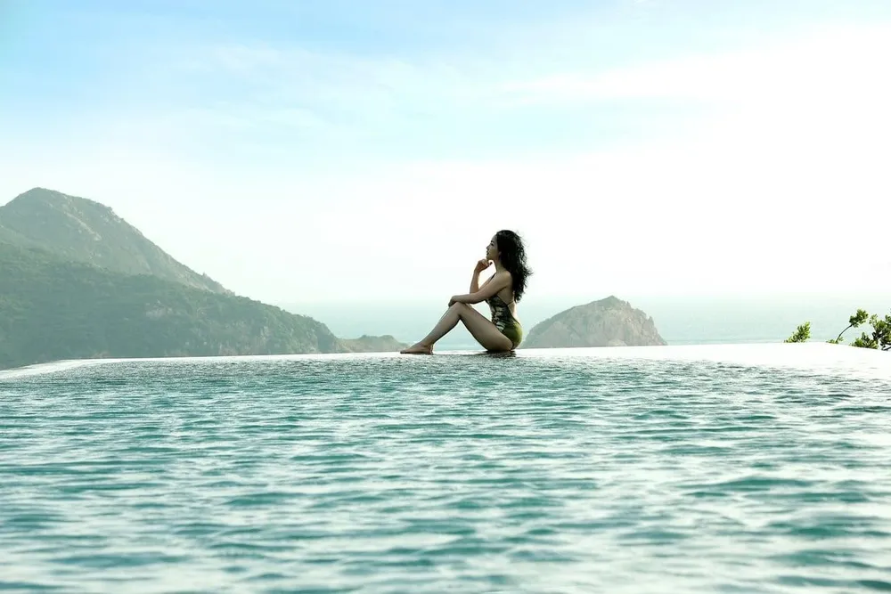 Những bikini đơn giản nhưng vẫn giúp nàng hậu tôn vóc dáng