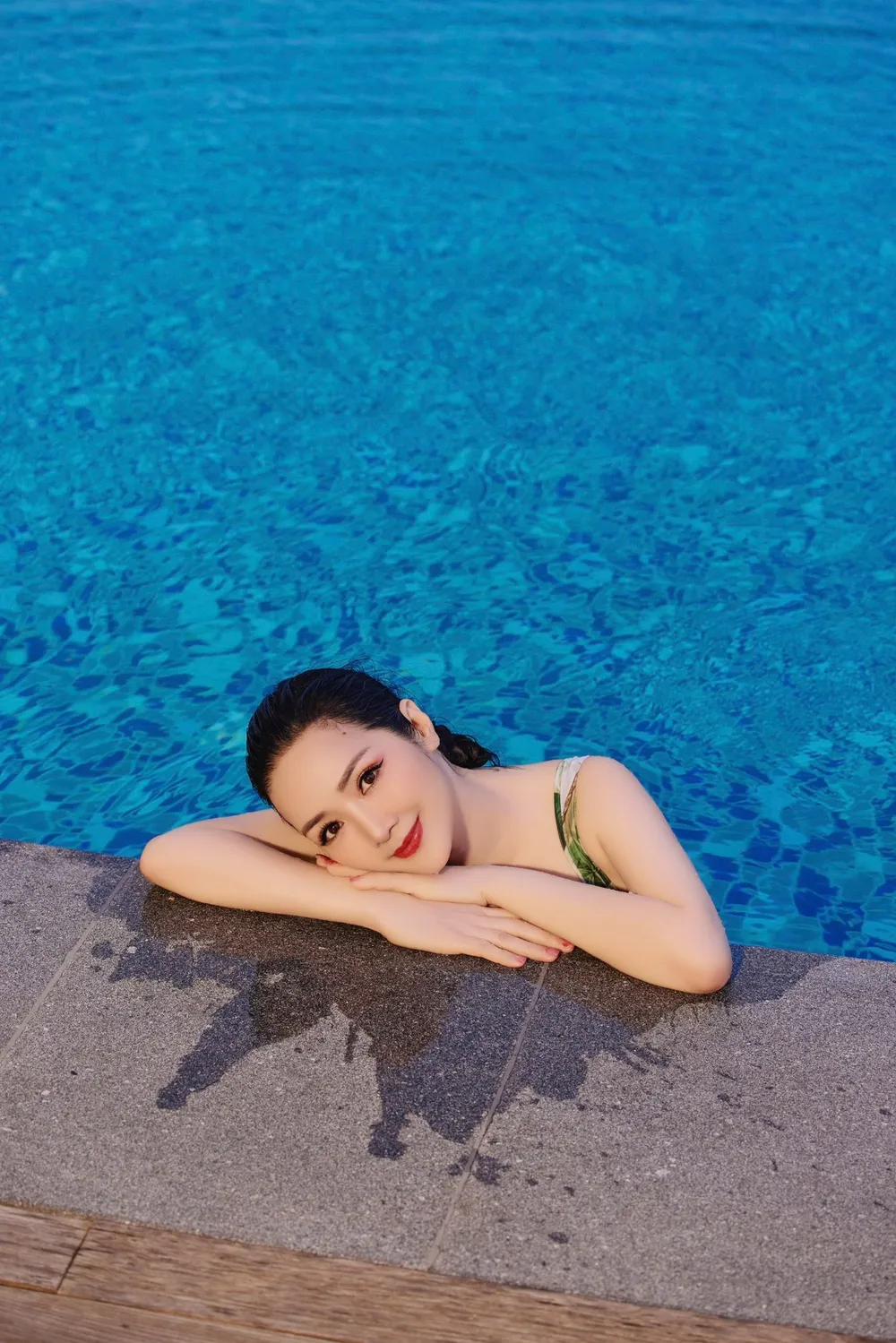 Hiện tại, Hoa hậu Giáng My có cuộc sống xa hoa đáng mơ ước. Cô thường xuyên chia sẻ những khoảnh khắc đời thường trên trang cá nhân và cùng với siêu xe đắt đỏ, đồ hiệu sang chảnh và biệt thự triệu đô. Người đẹp chọn cuộc sống độc thân cùng với con gái của mình.