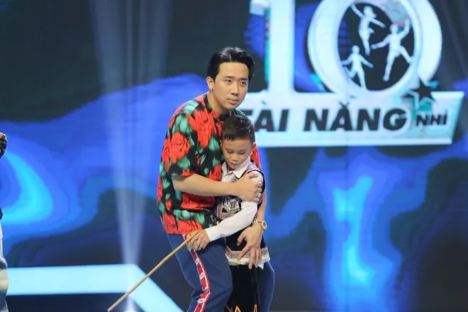 Trấn Thành gắn bó với Siêu tài năng nhí trong thời gian dài. Ảnh: Chụp màn hình Trấn Thành gắn bó với Siêu tài năng nhí trong thời gian dài. Ảnh: Chụp màn hình