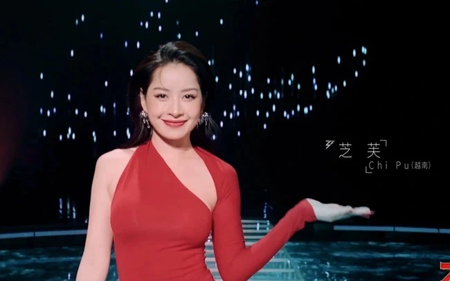 Chi Pu tham gia show Đạp gió của Trung Quốc. Ảnh: Chụp màn hình