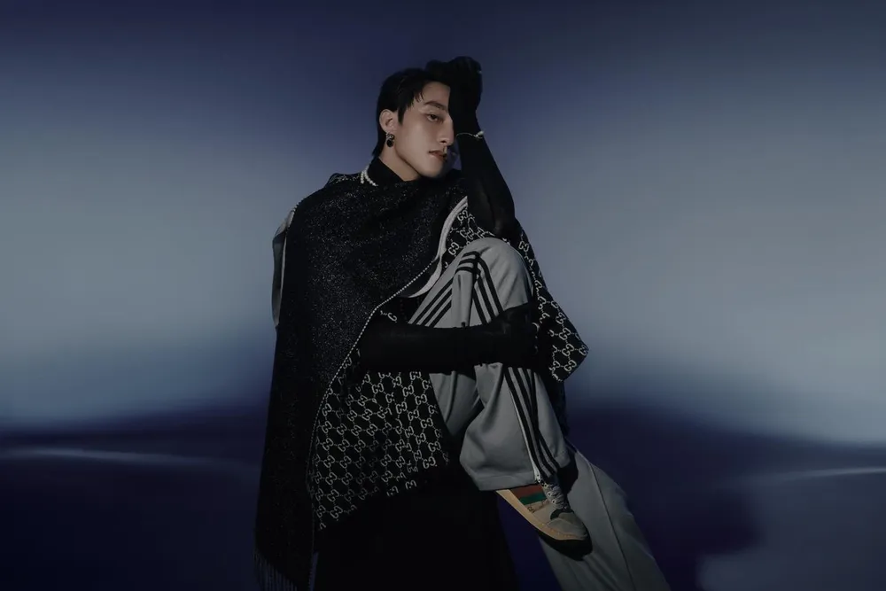 Sơn Tùng M-TP vừa phát hành MV &quot;Making my way&quot; được thể hiện hoàn toàn bằng tiếng Anh. Ảnh: FBNV