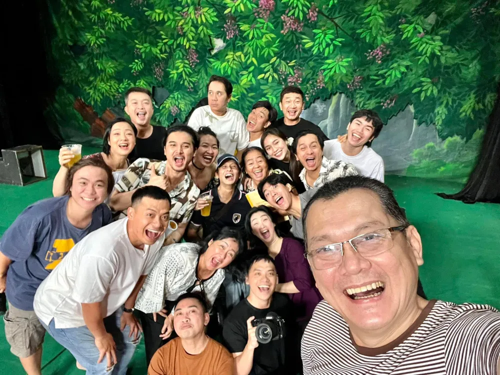 Dàn nghệ sĩ quen thuộc của chương trình "Ngày xửa ngày xưa". Ảnh: Kịch IDÉCAF Dàn nghệ sĩ quen thuộc của chương trình "Ngày xửa ngày xưa". Ảnh: Kịch IDÉCAF