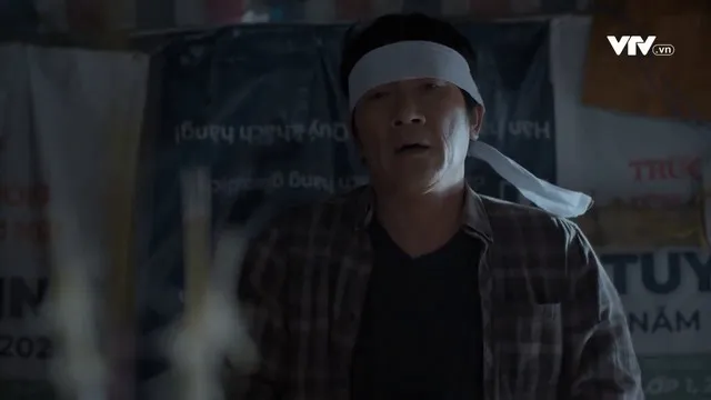 Lưu không quên xin bà Lục "con đề" để đổi đời.