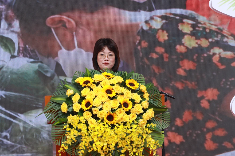 Bà Nguyễn Thị Thu Hoa, Phó Chủ tịch UBND quận 8 phát biểu tại lễ khai mạc tuần lễ trái cây. Ảnh: HÀ NGUYỄN