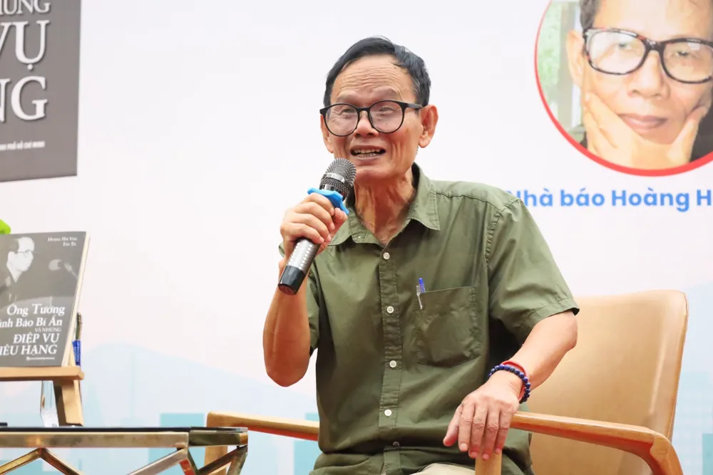 Nhà báo Hoàng Hải Vân giải thích về việc giấu kín thông tin cán bộ được nhà tình báo Ba Quốc giải cứu. Nhà báo Hoàng Hải Vân giải thích về việc giấu kín thông tin cán bộ được nhà tình báo Ba Quốc giải cứu.