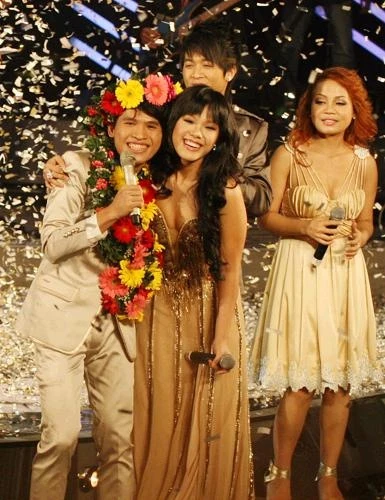 Quốc Thiên đoạt quán quân Idol mùa 2. Ảnh: ZING