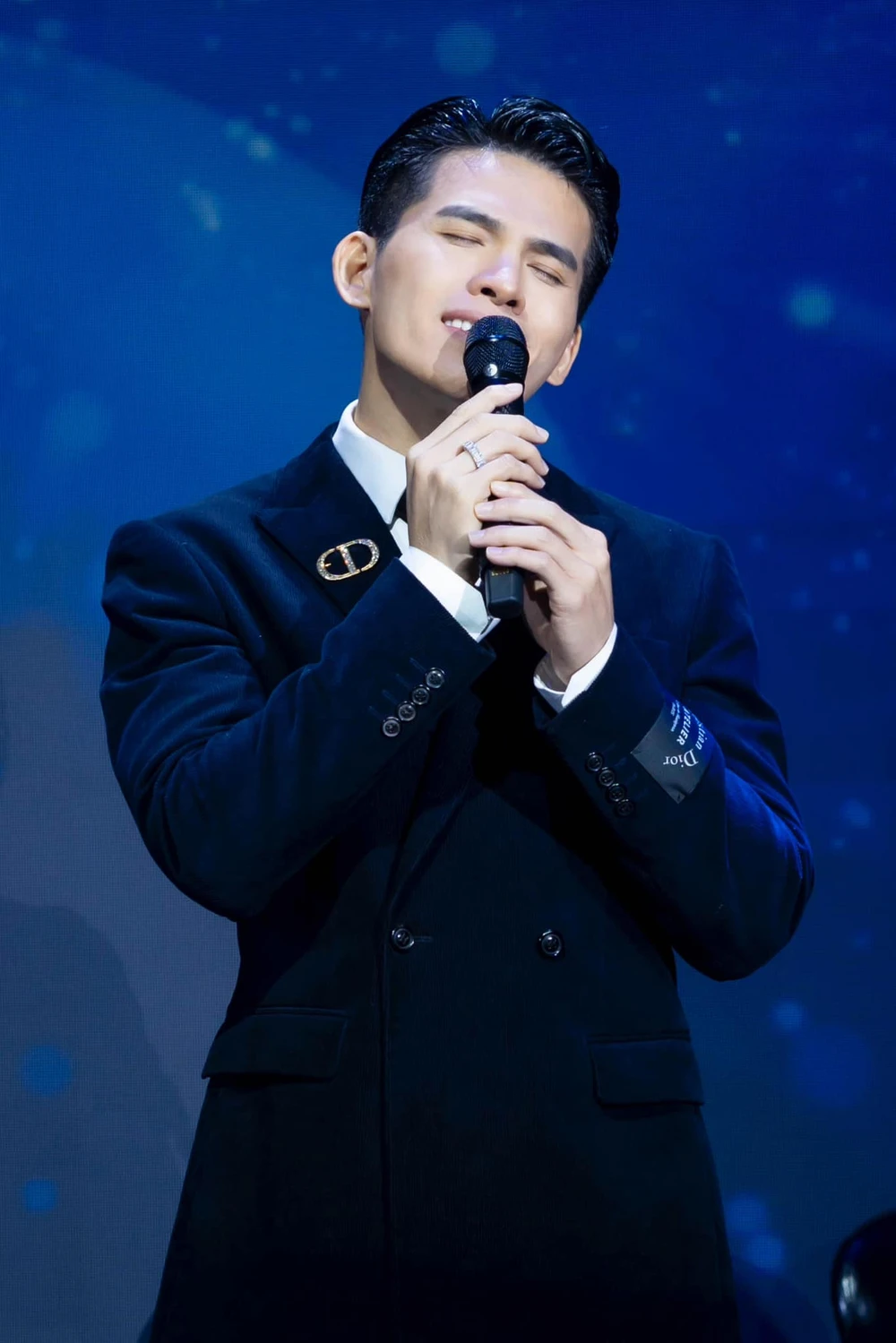 Ngoại hình ca sĩ Quốc Thiên ngày càng thăng hạng. Ảnh: FBNV