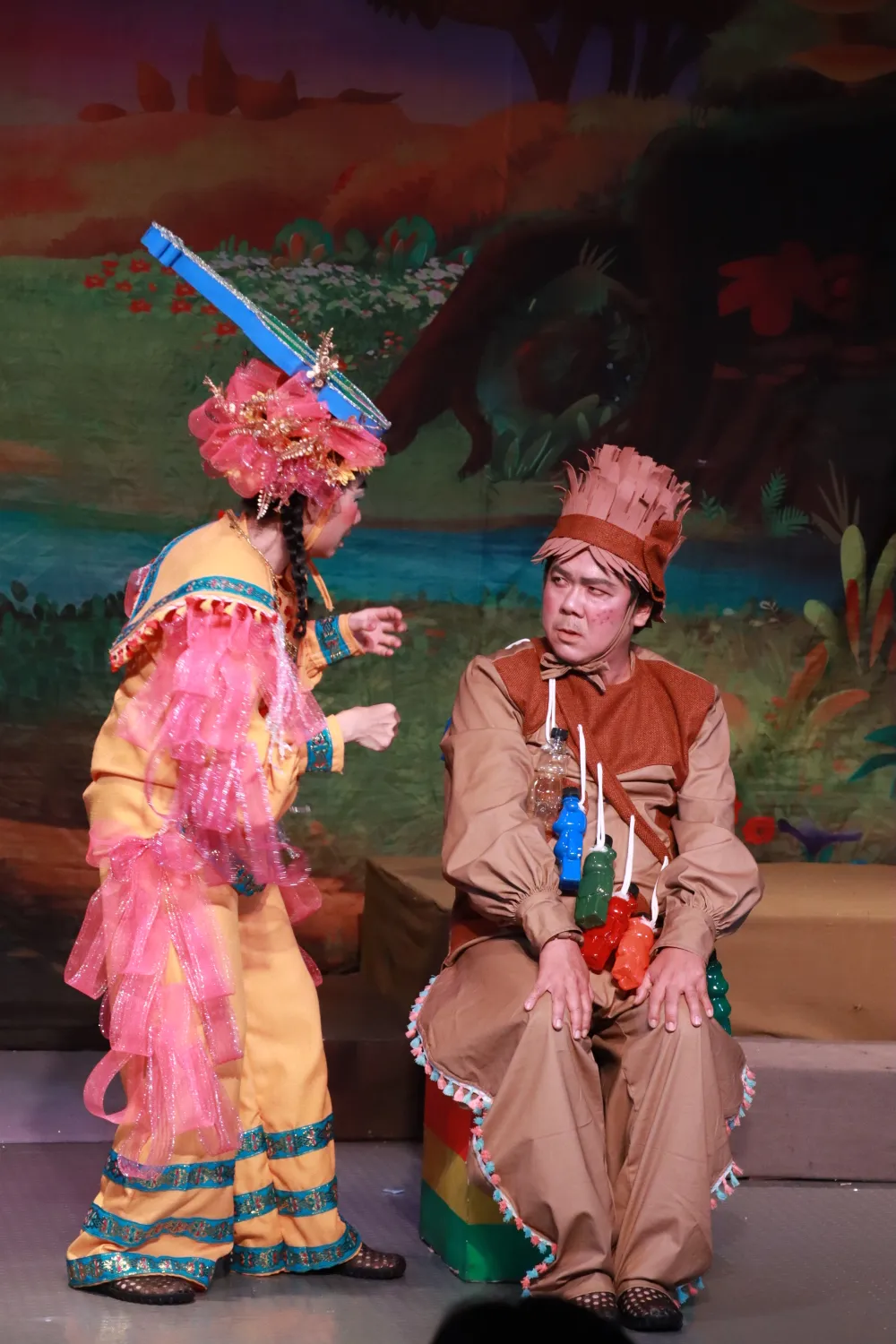 Chánh Trực và Mỹ Uyên trong vở &quot;Ve Ve Chành Chành và 2 cục bướu&quot;