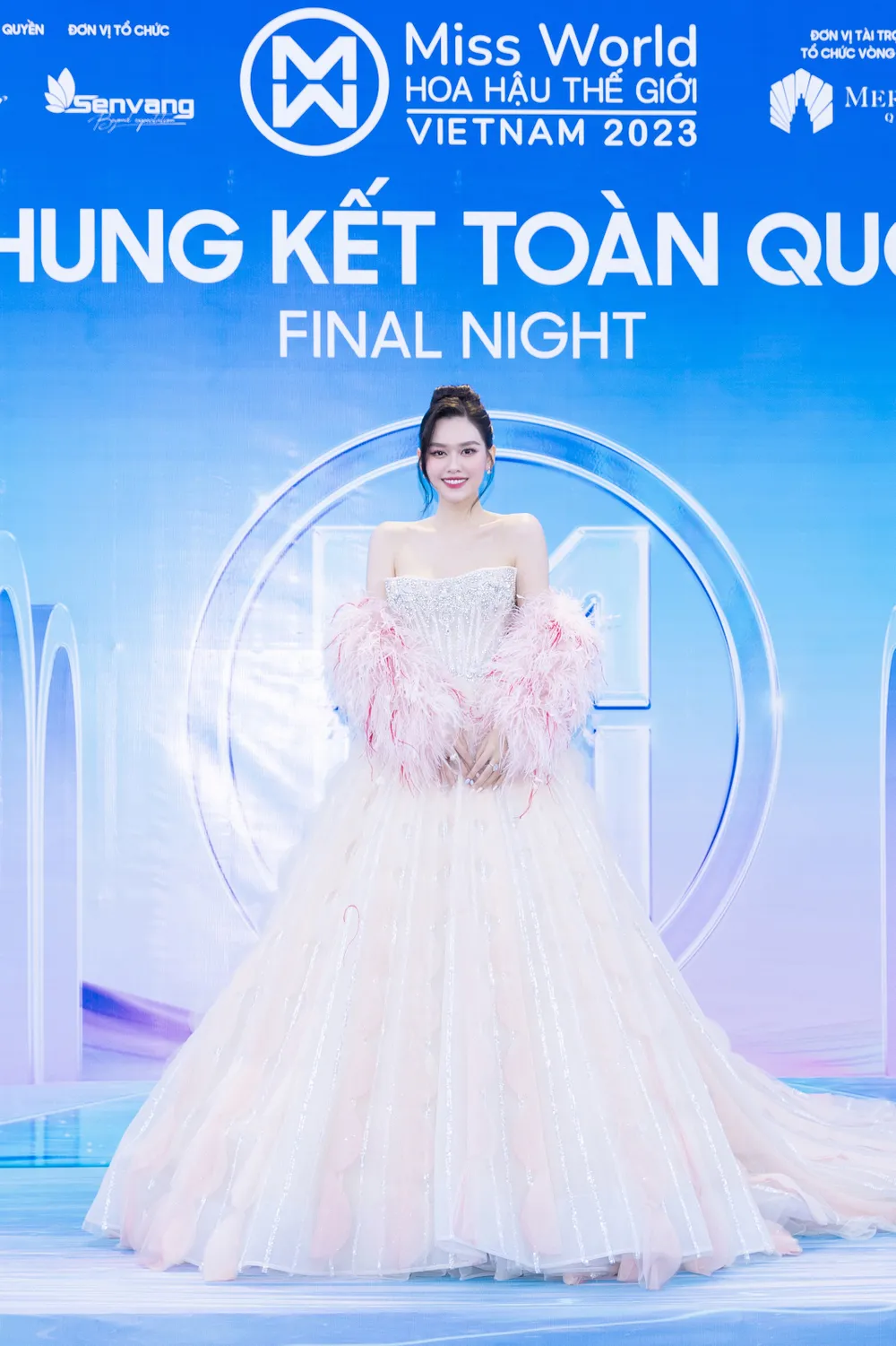 Á hậu Tường San. Á hậu Tường San.