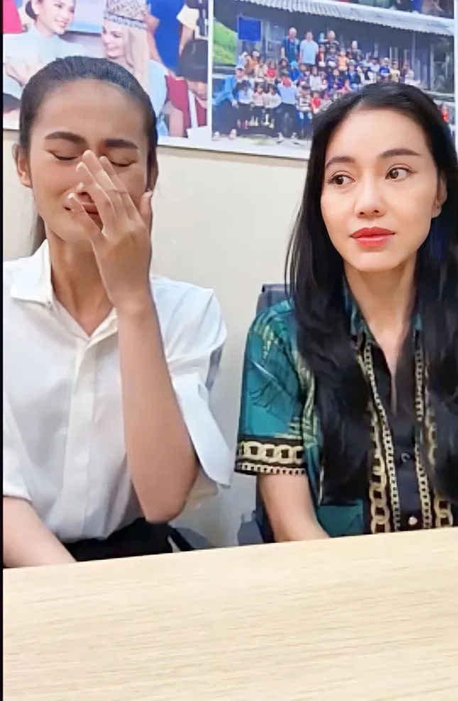 Hoa hậu Ý Nhi khóc, xin lỗi khán giả vì phát ngôn gây tranh cãi. Ảnh: Chụp màn hình