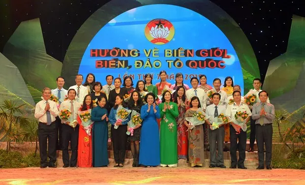 Hình ảnh tại Chương trình giao lưu nghệ thuật “Hướng về biên giới, biển, đảo của Tổ quốc” lần thứ 7 năm 2019. Ảnh: TTXVN