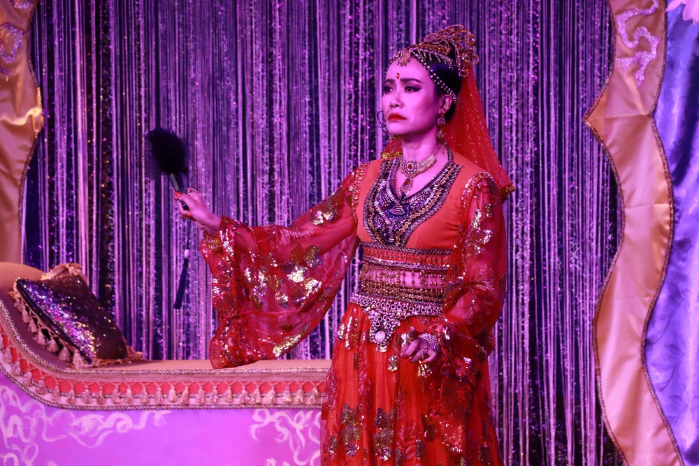 Hoàng hậu (Hồng Ánh).