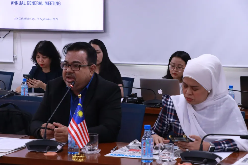Đại diện Hội xuất bản của Malaysia phát biểu malaysia.JPG