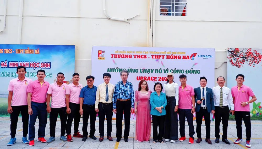 Trường THCS - THPT Hồng Hà là điểm đầu tiên tham gia hưởng ứng chương trình UpRace vu-a-dinh.jpg