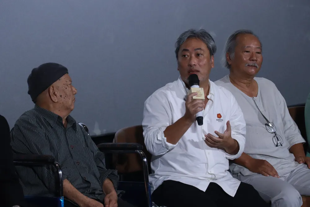 Đạo diễn Nguyễn Quang Dũng chia sẻ tại buổi công chiếu "Đất rừng phương Nam" nguyen-quang-dung (3).JPG