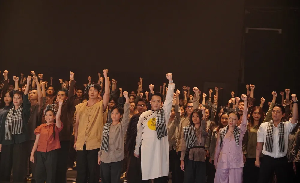 Hình ảnh Trấn Thành trong MV. Ảnh: NSX dat-rung-phuong-nam10.jpg