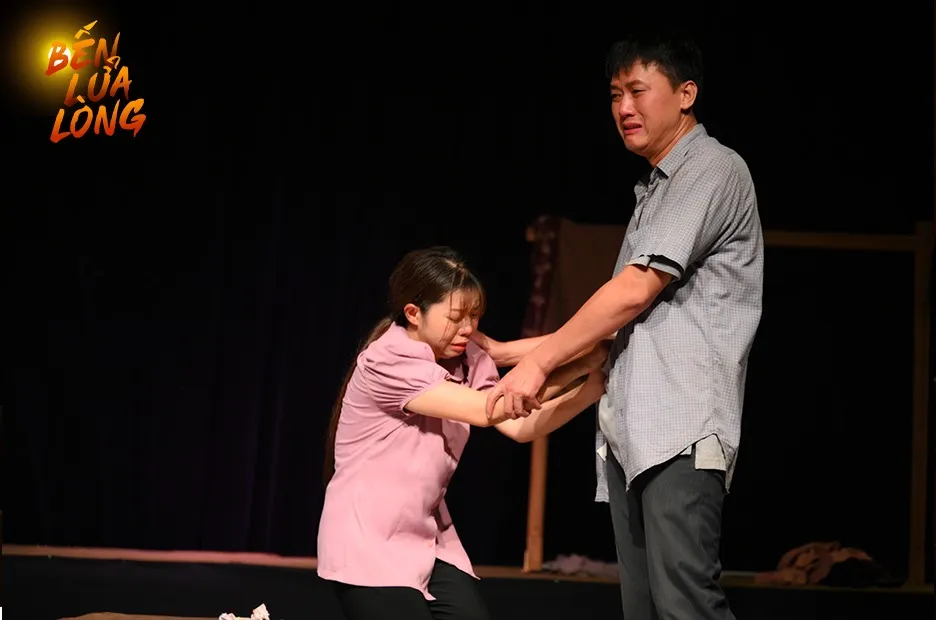 Bến lửa lòng của sân khấu 5B do Vũ Trần đạo diễn ben-lua-long.jpg