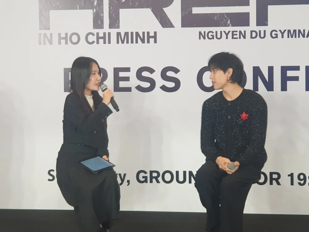 BamBam giao lưu cùng MC bambam2.jpg