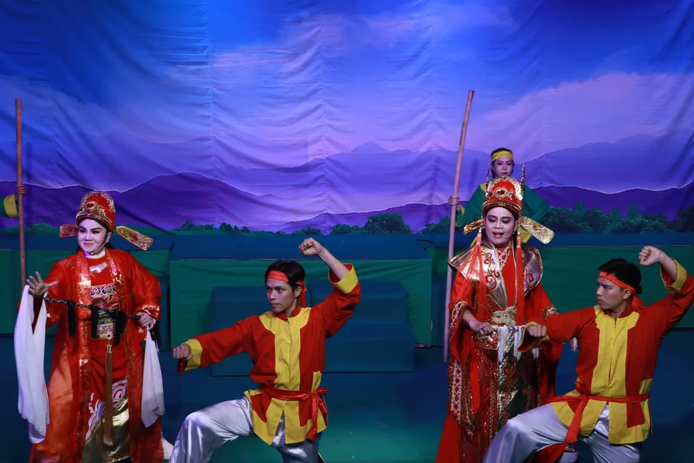 NSƯT Tú Sương trong vở Ngọc sáng lưu gia trang. ngoc-sang-luu-gia-trang.JPG