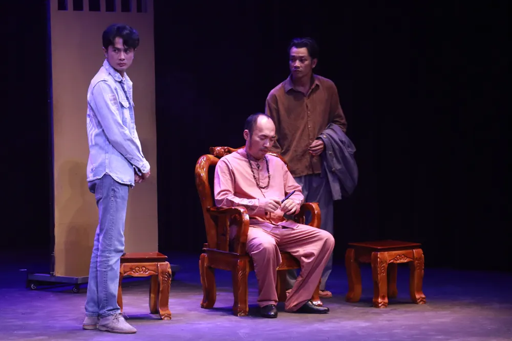 Tiến Luật đóng vai ông trùm ma tuý trong vở Tâm ma tam-ma-8041-3623.jpg