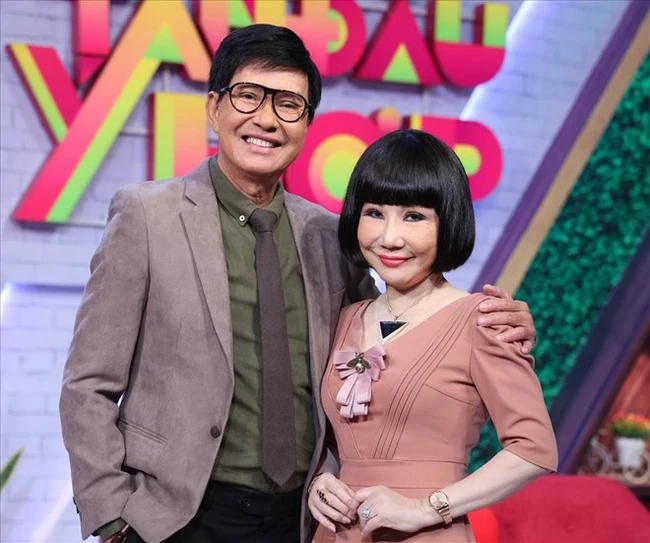 NSND Thanh Điền và cố NSND Thanh Kim Huệ. Ảnh: FBNV NSND Thanh Điền và cố NSND Thanh Kim Huệ