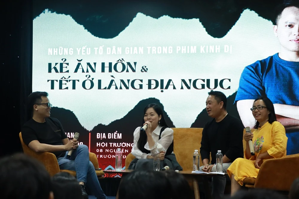 Từ trái sang: Nhà sản xuất Hoàng Quân, tác giả Thảo Trang, đạo diễn Trần Hữu Tấn tại buổi giao lưu. Ảnh: VĂN HÀ 'Tết ở làng địa ngục, Kẻ ăn hồn' được kỳ vọng giúp thể loại phim kinh dị Việt sáng sủa hơn