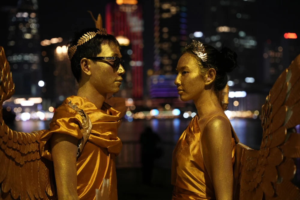 Hoa hậu Thùy Tiên trải nghiệm nghề nhân tượng cùng rapper Double2T. hoa-hau-thuy-tien1.jpg