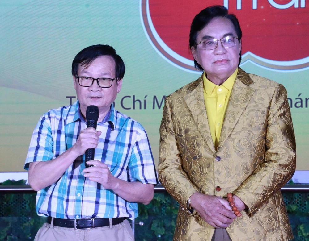 Nhà văn Nguyễn Nhật Ánh chia sẻ tại chương trình. mai-vang.jpg