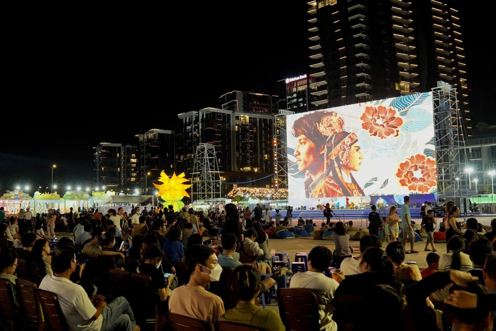 Hoạt động chiếu phim ngoài trời – Cine Park Thủ Đức trong khuôn khổ LHP quốc tế TP.HCM lần 1 lien-hoan-phim-quoc-te-tphcm.jpg