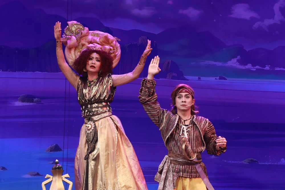 Nữ thần khổng lồ (Hồng Ánh) và Sinbad ngay-xua-ngay-xua4 (2).JPG