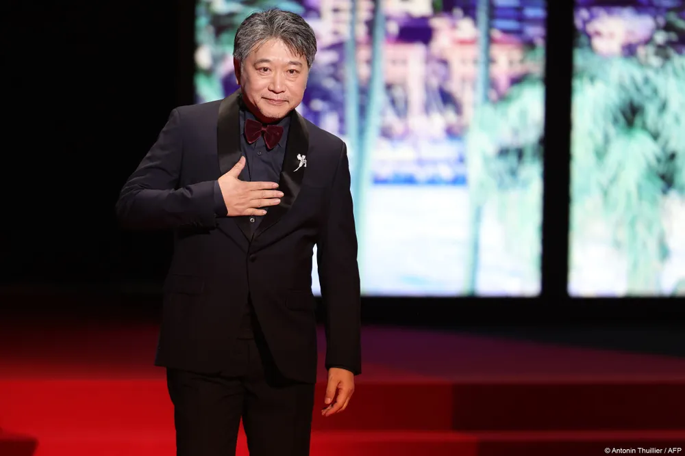 Đạo diễn Hirokazu Kore-eda, người vừa góp mặt và giao lưu với khán giả Việt Nam trong khuôn khổ Liên hoan phim quốc tế TP.HCM lần 1 hồi tháng 4 đã có mặt tại thảm đỏ Liên hoan phim Cannes 2024 với vai trò giám khảo. lien-hoan-phim-cannes.jpg