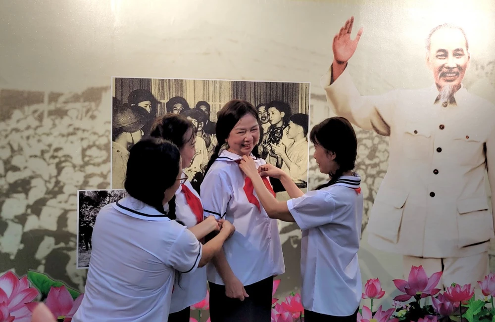 Những hình ảnh dễ thương được tái hiện tại chương trình hoc-sinh-mien-nam-tren-dat-bac13.jpg