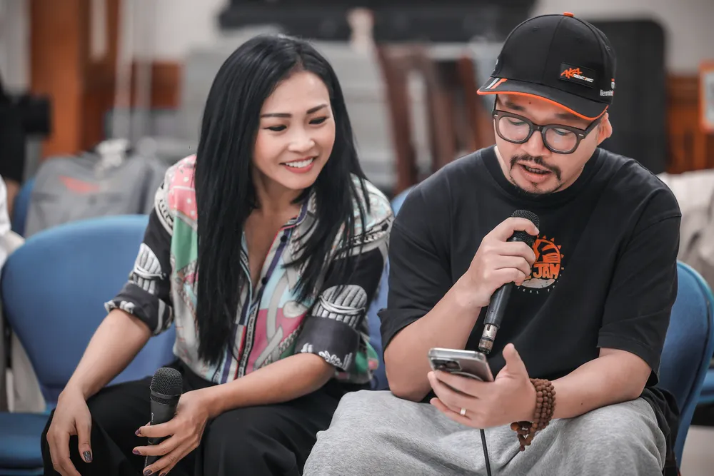 Với bàn tay của “phù thủy âm nhạc” Hữu Vượng, những bài hát song ca của Hà Lê và Phương Thanh sẽ là một dấu ấn đáng nhớ trong live concert lần này. phuong-thanh2.jpg