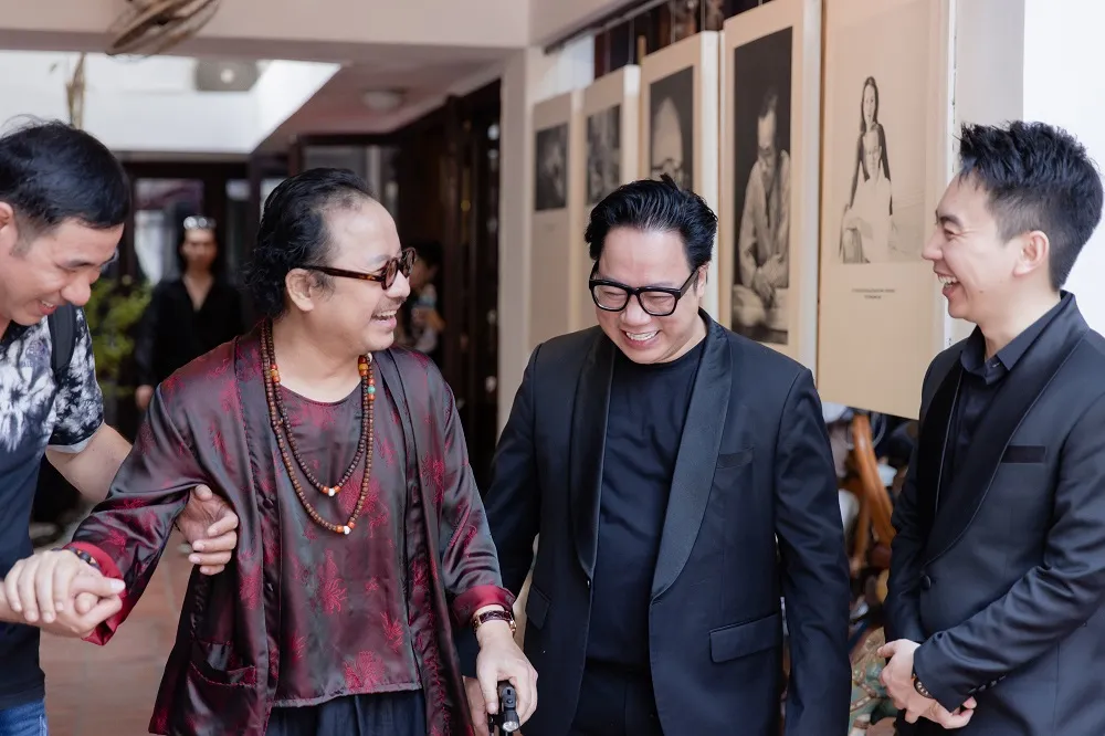 Nghệ sĩ Saxophone Trần Mạnh Tuấn và đạo diễn Tùng Leo trinh-cong-son2.jpg