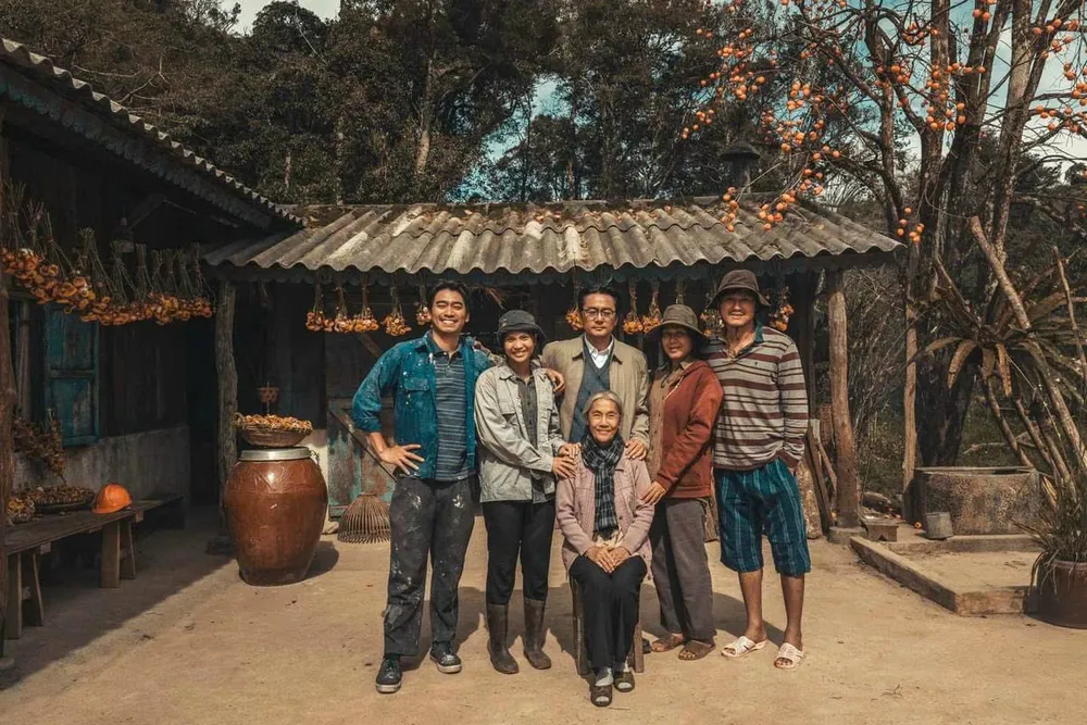 Dù bị truất ngôi vương phòng vé, tuy nhiên tính đến Lật mặt 7 của Lý Hải đã vượt mốc hơn 449 tỉ đồng sau hơn một tháng ra rạp tính đến 15h45' Lật mặt 7