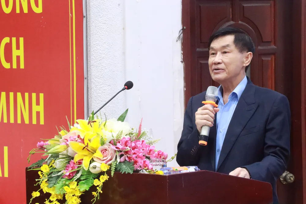 Đồng hành cùng quỹ học bổng Vừ A Dính 14 năm qua, ông Johnathan Hạnh Nguyễn - Chủ tịch IPPG bày tỏ vinh dự, tự hào khi được đồng hành cùng chương trình đầy ý nghĩa và nhân văn. quy-hoc-bong-vu-a-dinh4.JPG