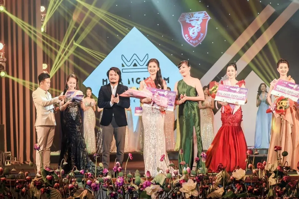 Đạo diễn Hoàng Nhật Nam biết Hoa hậu Võ Lê Quế Anh từ năm 2020 qua cuộc thi Hoa khôi các trường ĐH Huế vo-le-que-anh2.jpg