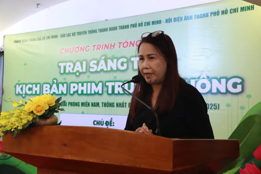 Biên kịch Đặng Thanh Bình. trai-sang-tac-kich-ban-phim1.JPG