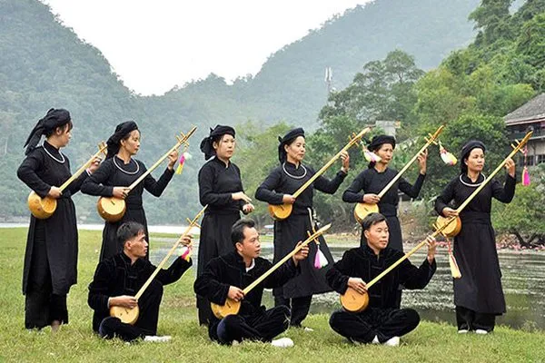 Hát then được công nhận là di sản Văn hóa phi vật thể đại diện của nhân loại. Ảnh: TL hat-then.jpg