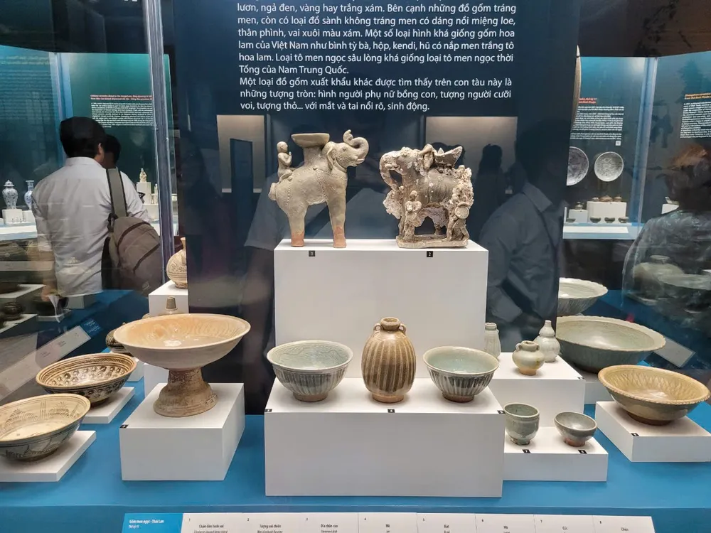 Một số hiện vật được trưng bày tại Bảo tàng lịch sử TP.HCM.