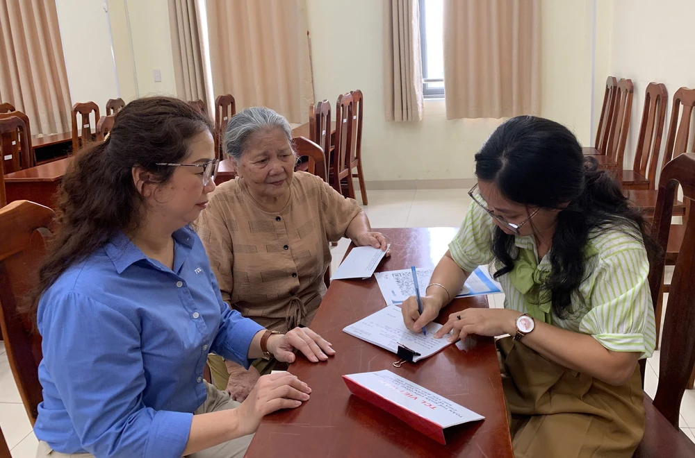 đồng bào vùng bão