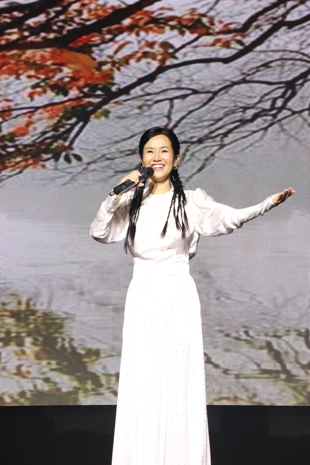 Ca sĩ Hồng Nhung nghia-tinh-phuong-nam14.JPG