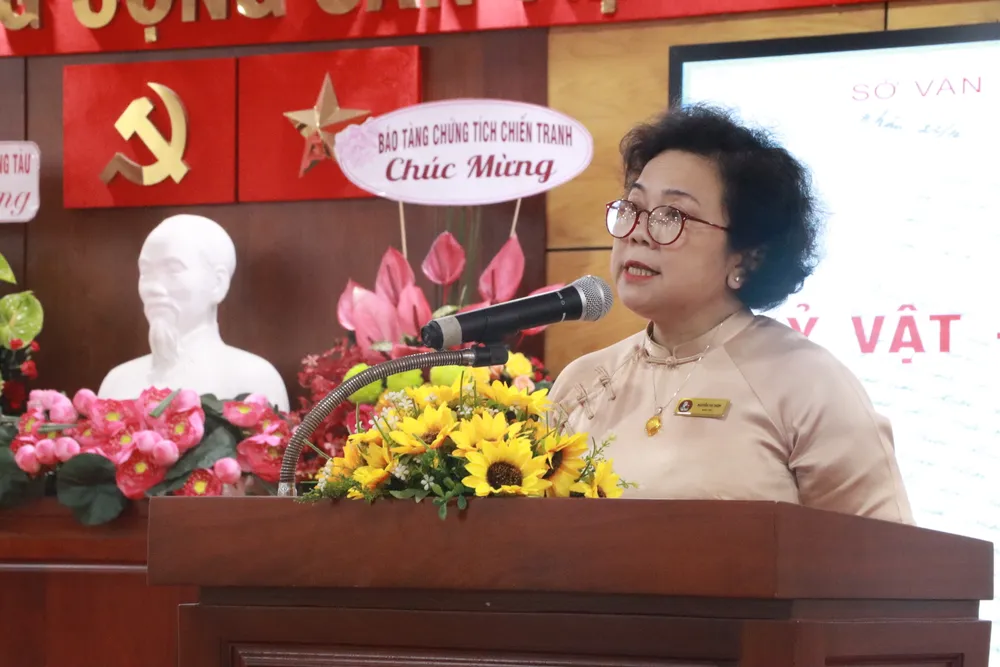 Bà Nguyễn Thị Thắm, Giám đốc Bảo tàng Phụ nữ Nam Bộ. ky-vat-ky-uc-cua-chien-tranh.JPG