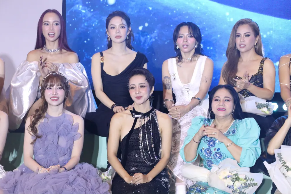 Chị đẹp đạp gió