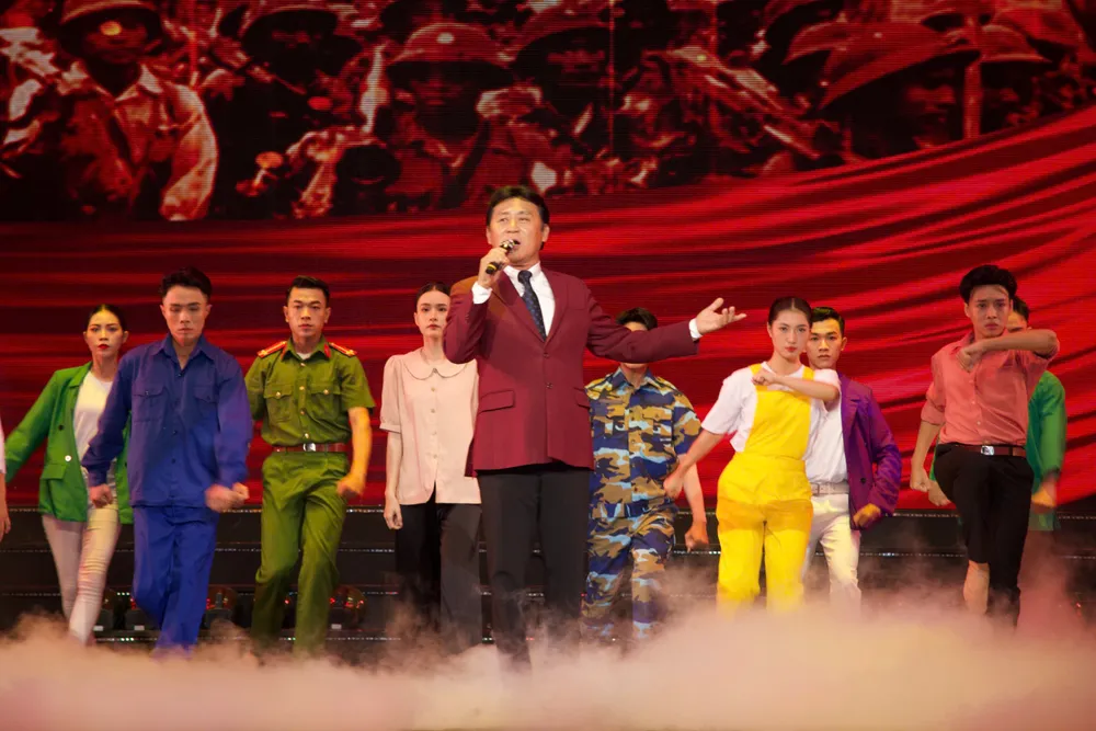 Vang mãi bài ca kết đoàn