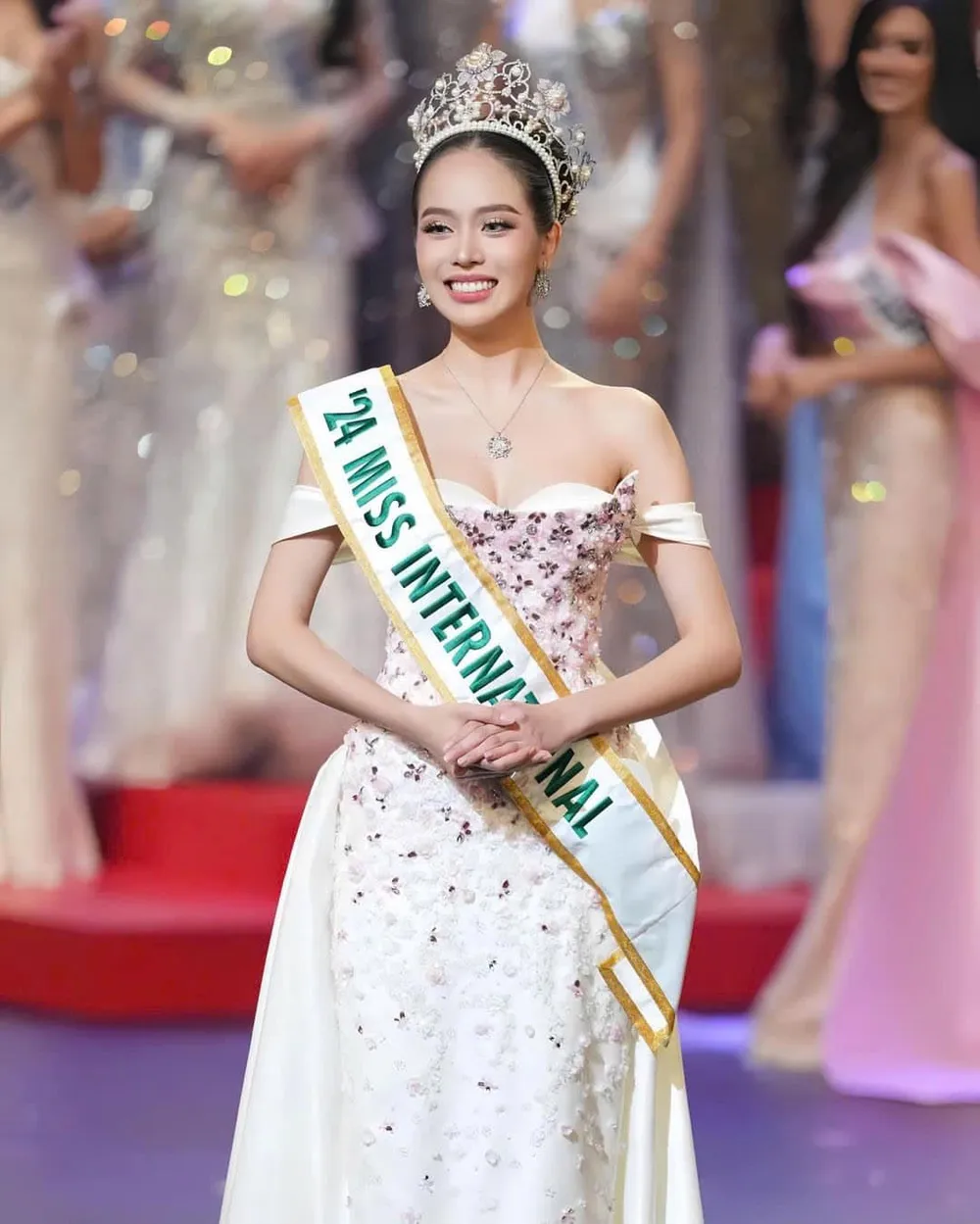 Hoa hậu Thanh Thủy sinh năm 2002, quê ở Đà Nẵng. huynh-thi-thanh-thuy7.jpg
