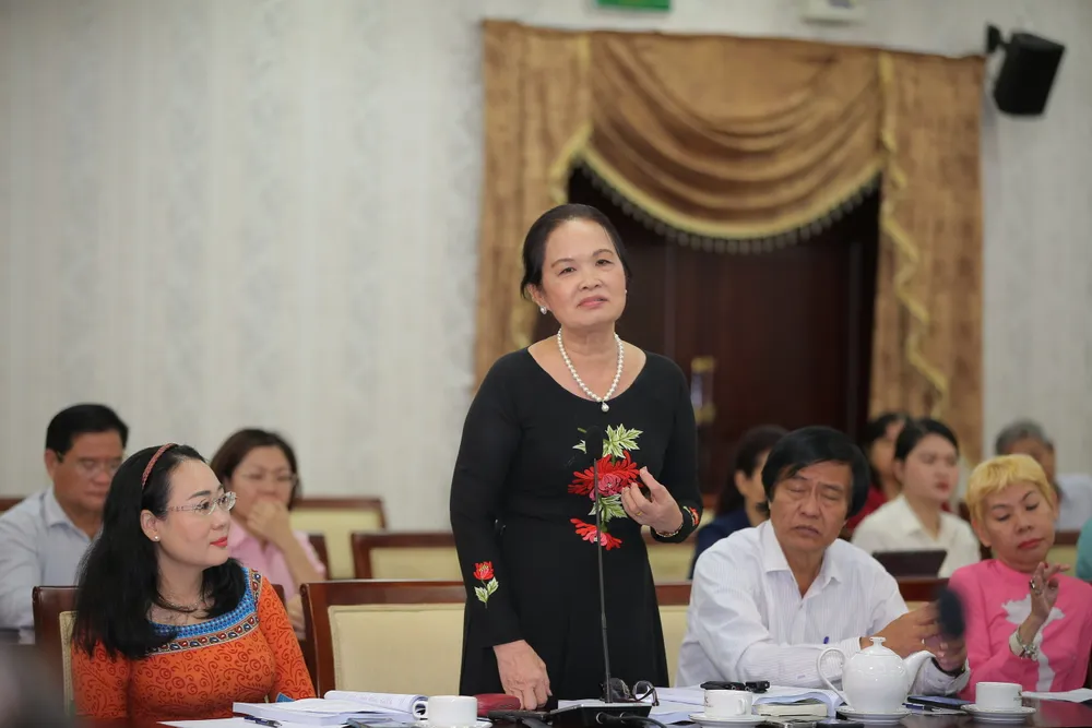 lý luận phê bình