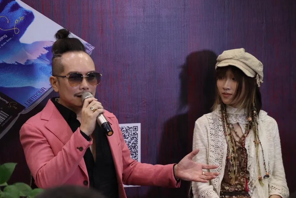 Ca sĩ Jimmii Nguyễn