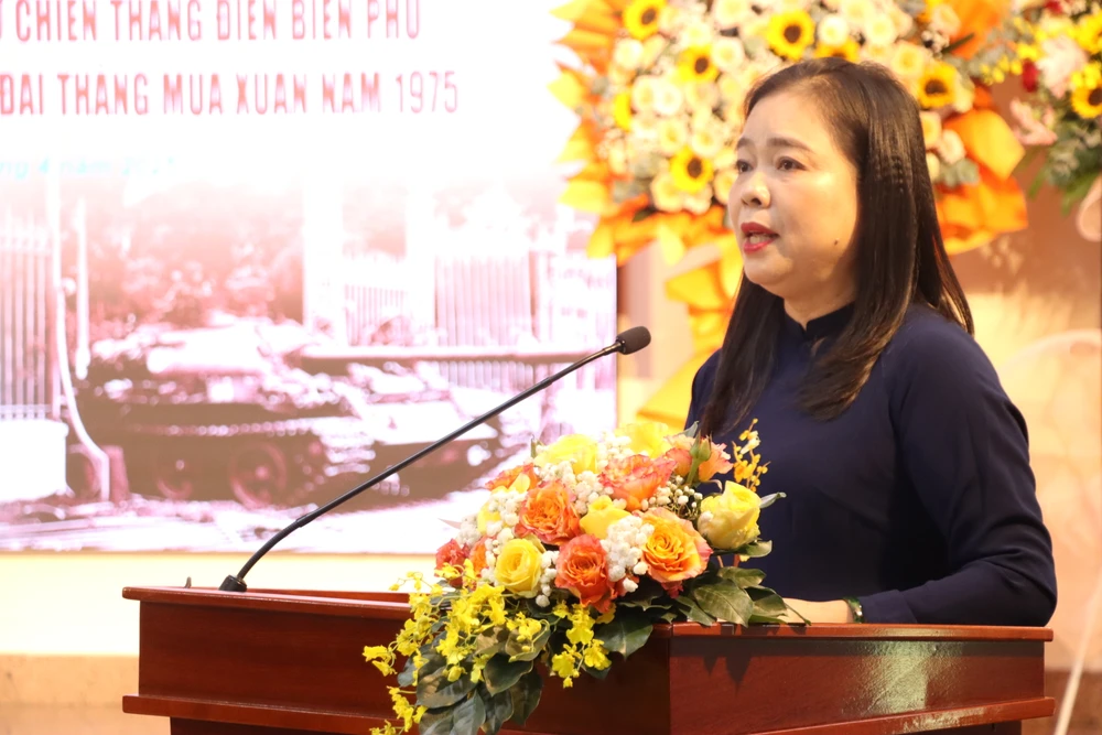 Bà Lưu Thị Tuyết Trinh, Giám đốc Bảo tàng Hồ Chí Minh, chi nhánh TP.HCM ho-chi-minh.JPG