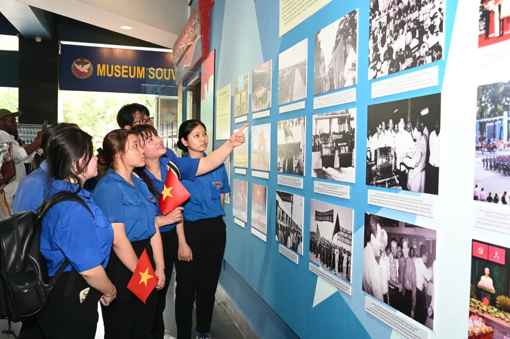 tu-hiep-dinh-paris-den-dai-thang-mua-xuan-1975-8.jpg